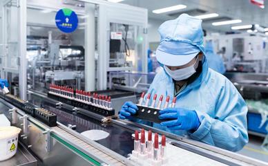 月產近7000萬支，這家化妝品代工廠為何營收增長將超三成？